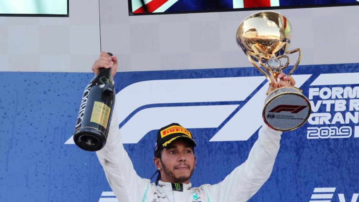 O piloto inglês Lewis Hamilton vence o GP da Rússia de Fórmula 1