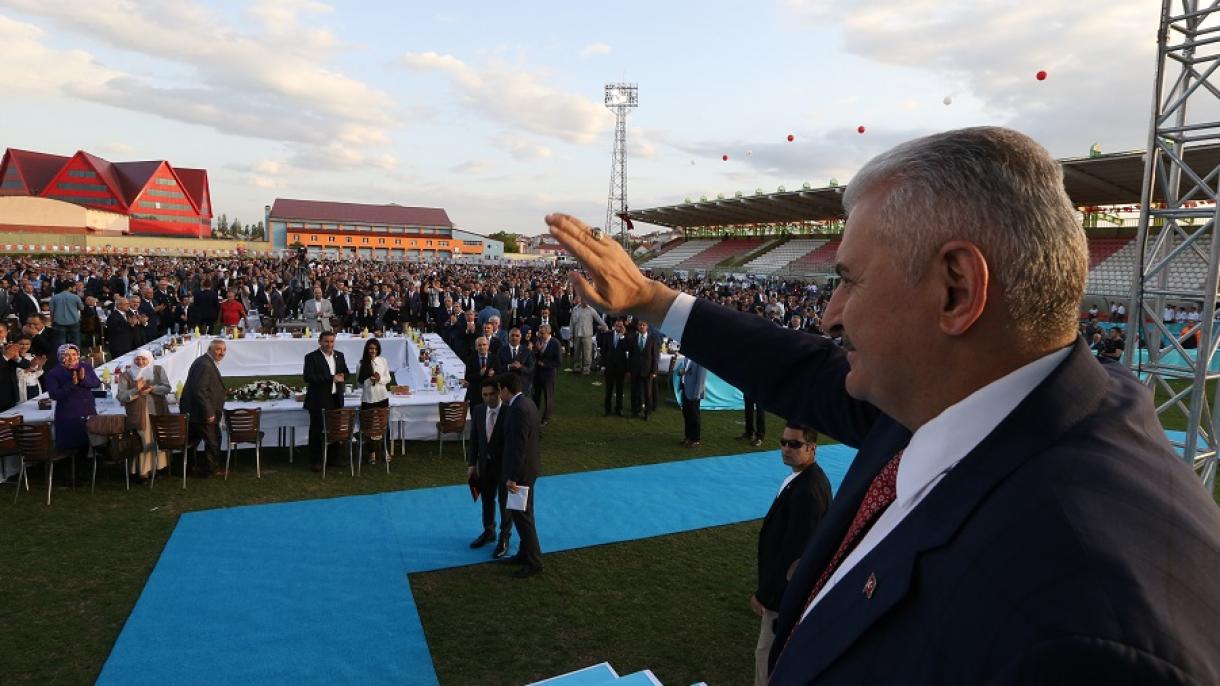 PM turco: “El pueblo local está al lado del estado frente al terrorismo”