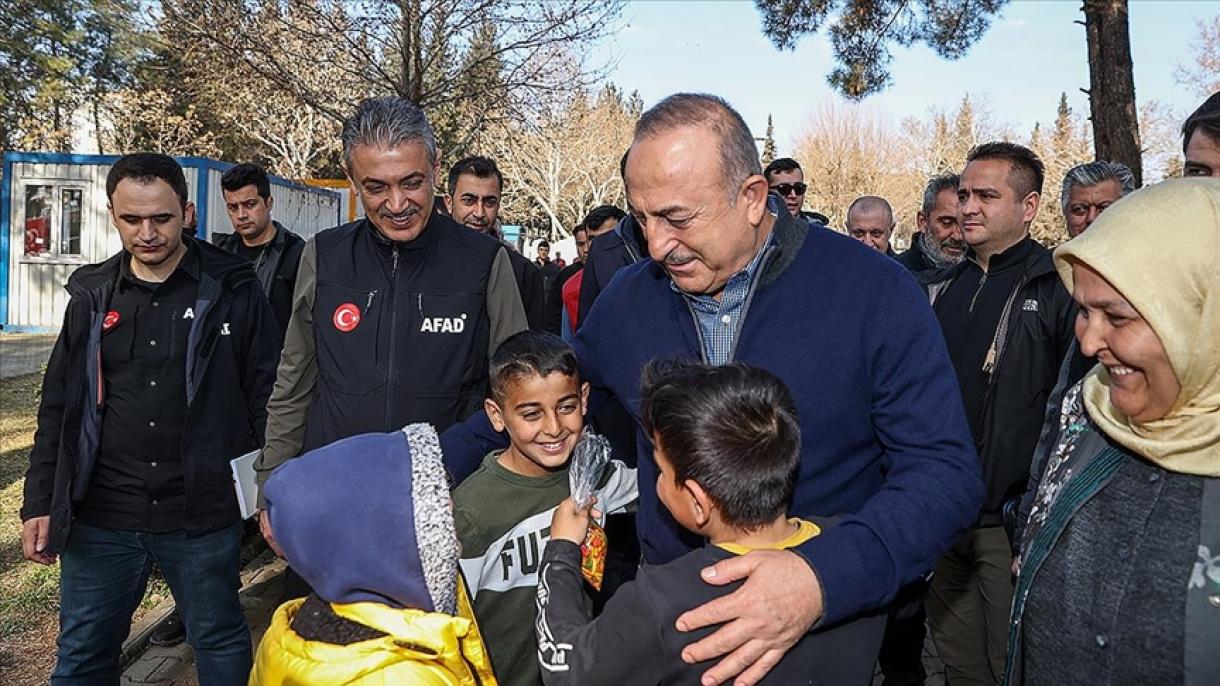 Στο σεισμόπληκτο Καχραμάνμαρας βρίσκεται ο Τσαβούσογλου