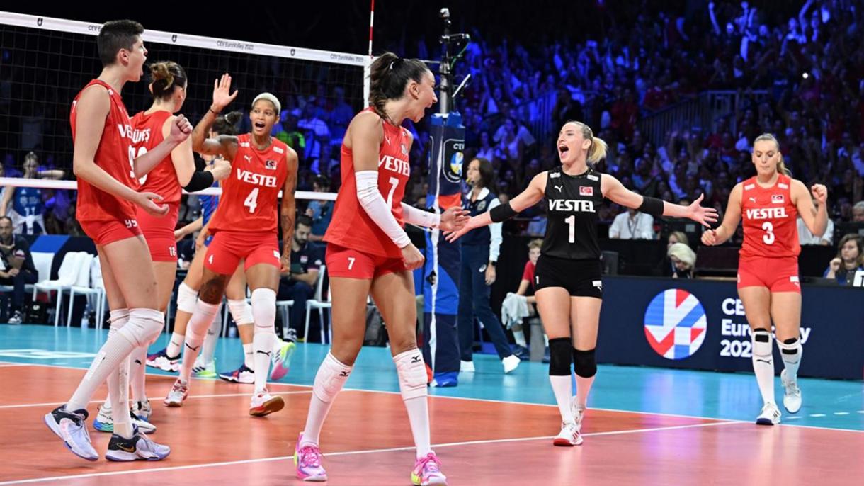 Volley femminile: La Türkiye batte la Serbia e Campione d'Europa