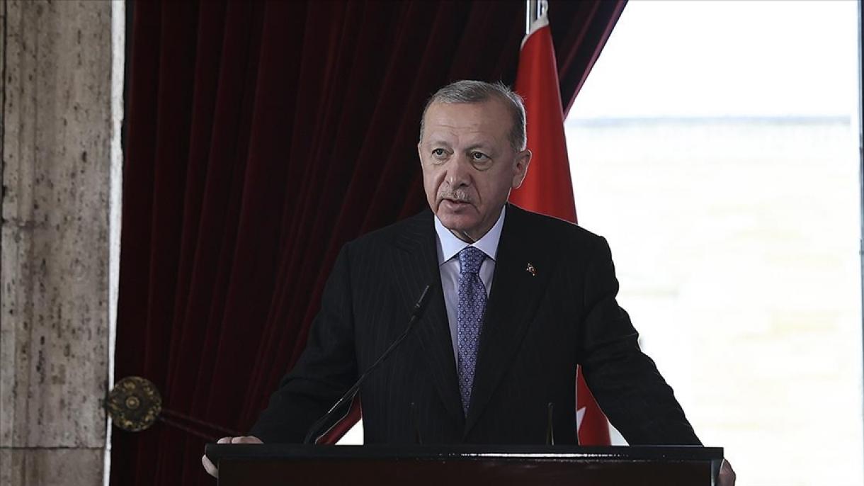 Erdoğan elnök ellátogatott az Anıtkabirhoz