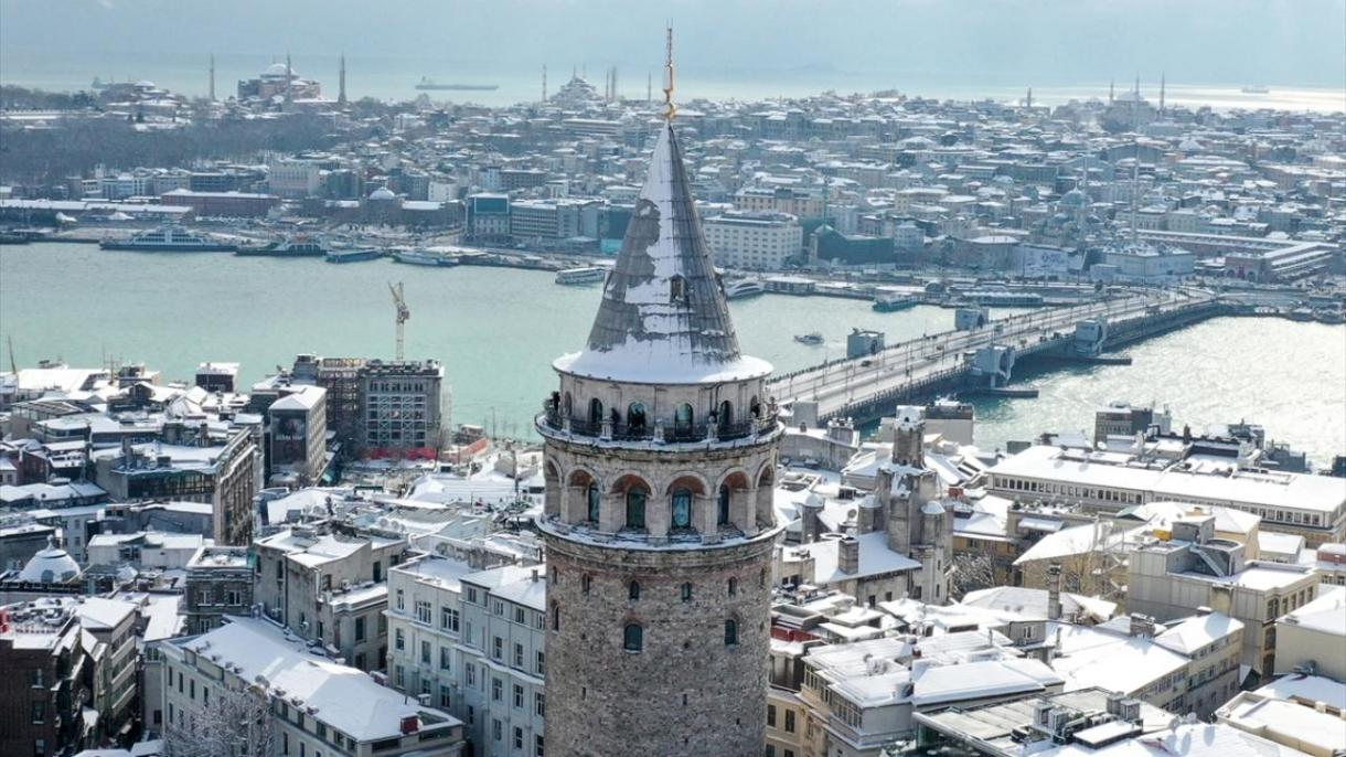 istanbul kar yağışı İstanbul kar manzaraları kış1 Galata kulesi.jpg