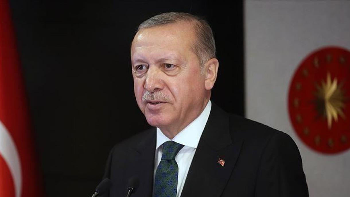 Azerbajdzsánt köszöntötte Erdoğan a Zászló Napján