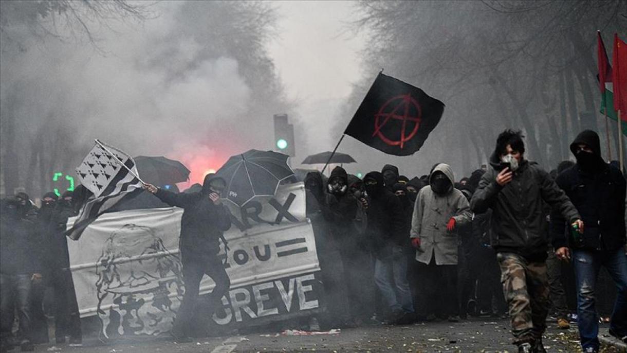 Prosiguen las protestas e huelga en Francia