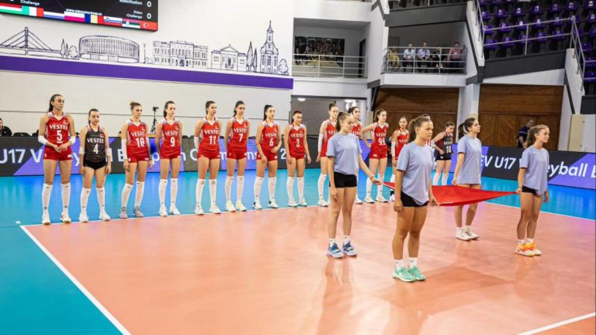 مسابقات قهرمانی والیبال دختران زیر 17 سال اروپا ادامه دارد