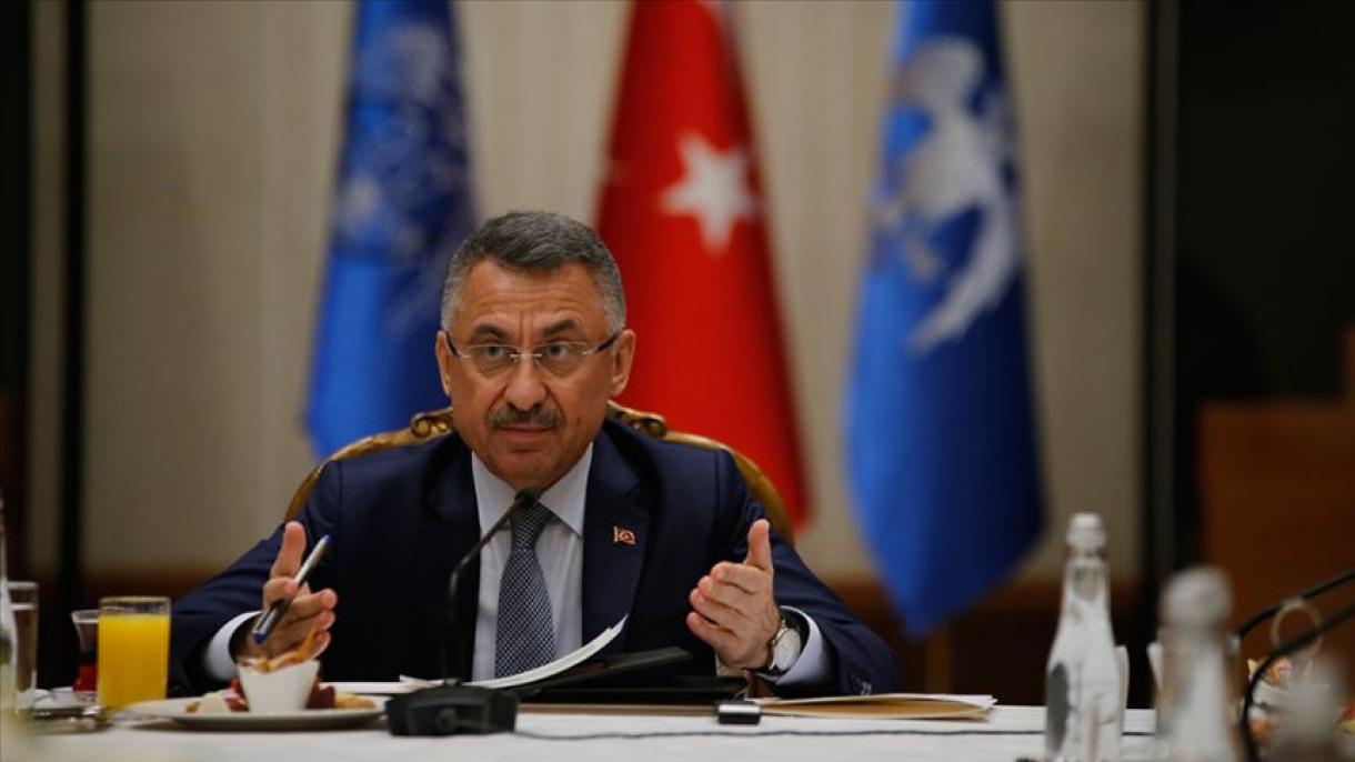 “Es crucial que los jóvenes de Turquía y de la RTCN asuman papel en la política”