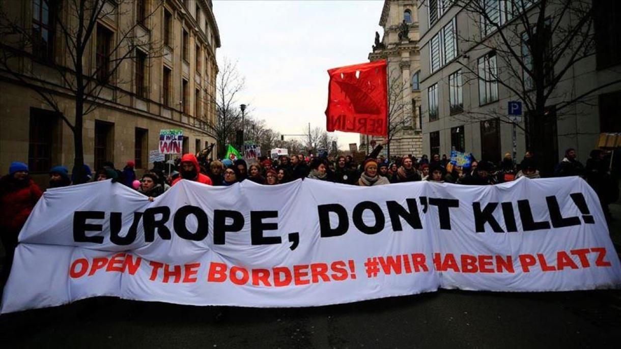 Miles marchan en Alemania a favor de que abran las fronteras de la UE a solicitantes de asilo