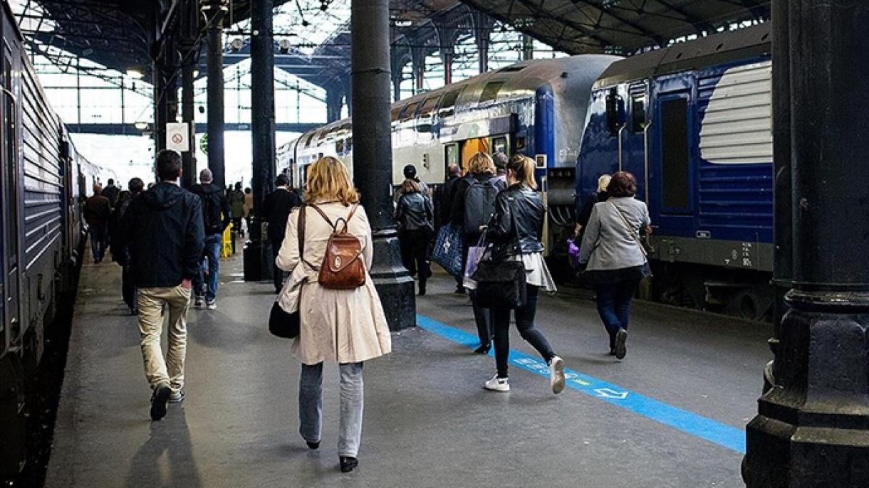 法国列车员周末举行大罢工
