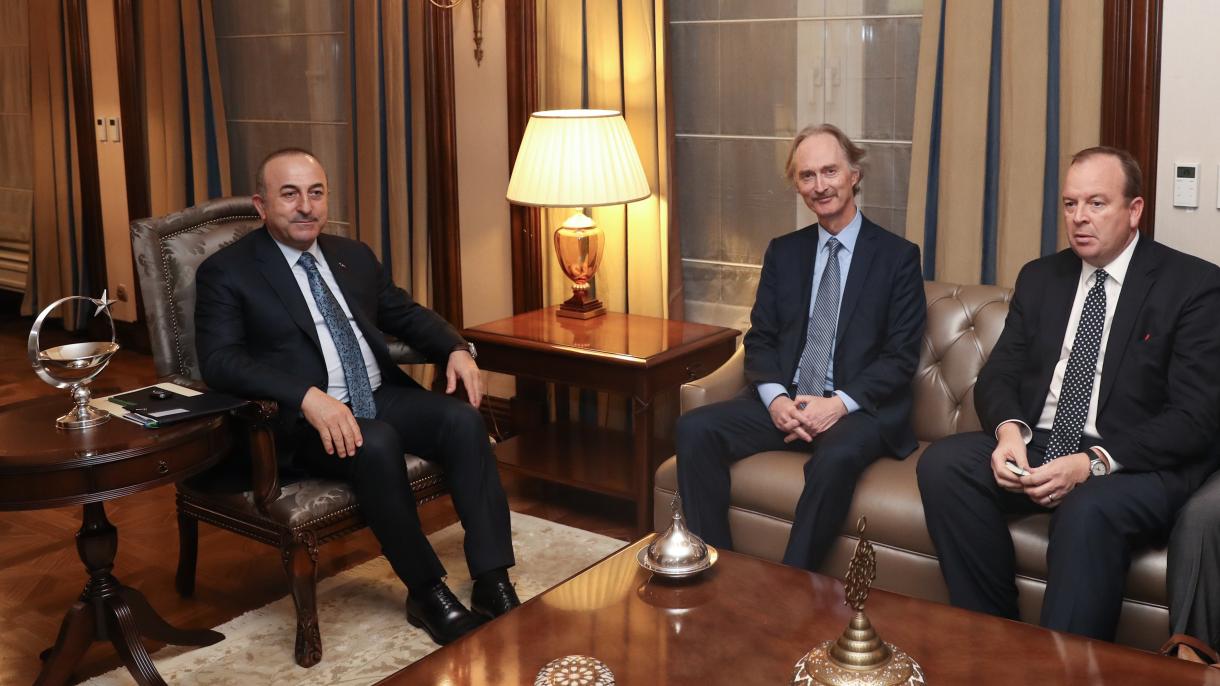 Çavuşoğlu ha recibido al representante especial de la ONU sobre Siria en Ankara