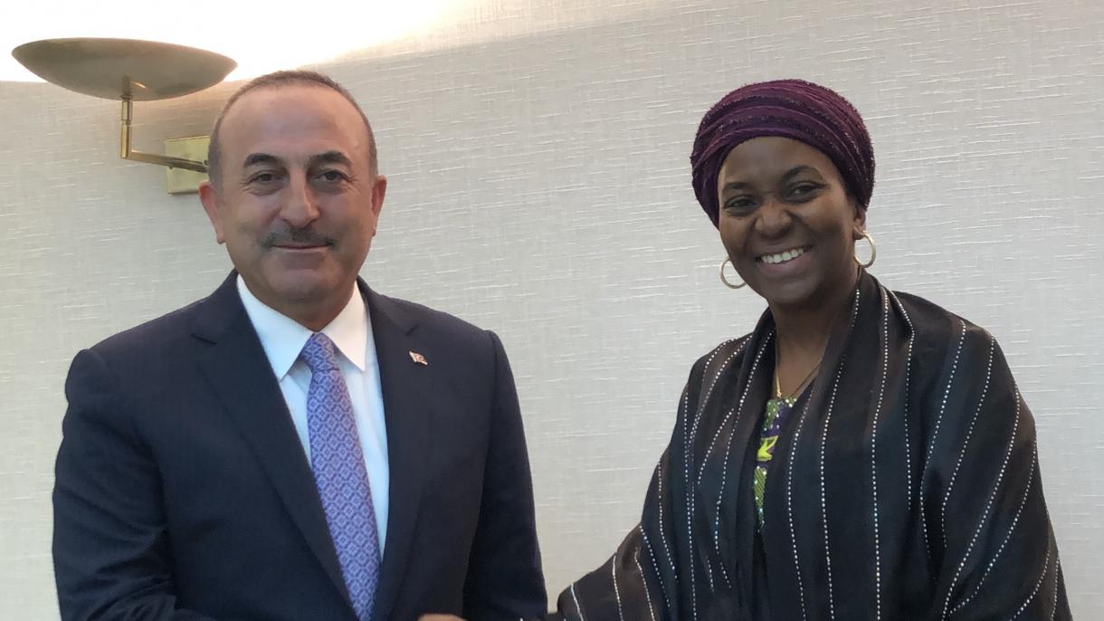 Чавушоглу се срещна с външния министър на Сиера Леоне Набела Тунис