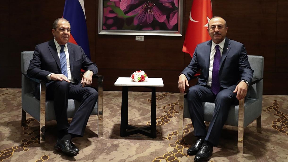 Çavuşoğlu se reunirá com seu homólogo russo Lavrov