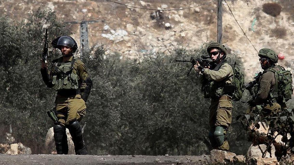Ocurre combate entre los soldados israelíes y jóvenes palestinos en la frontera