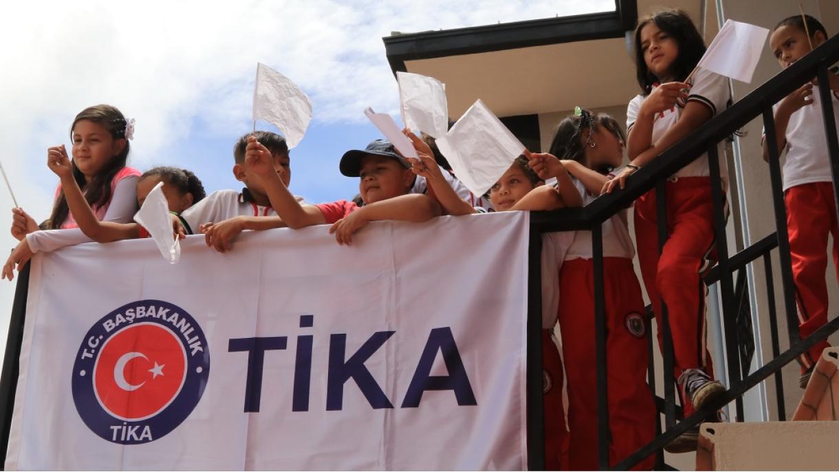 El pueblo de El Orejón agradece a la TIKA por la escuela construida