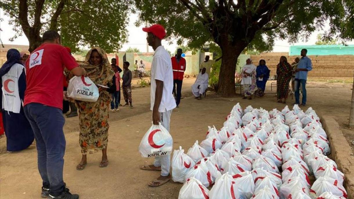 کمک‌های بشری سازمان هلال احمر ترکیه به سیل‌زدگان سودان