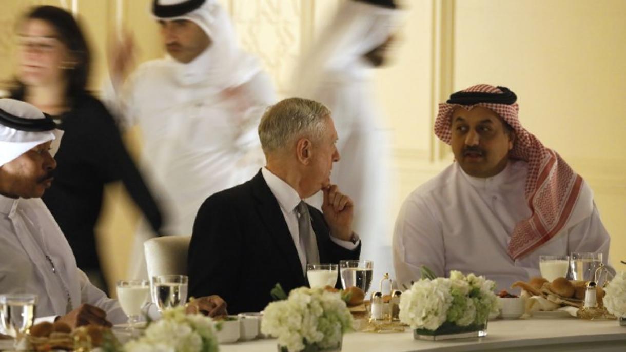 Ministros de Defensa de Qatar y EEUU se centran en la crisis del Golfo