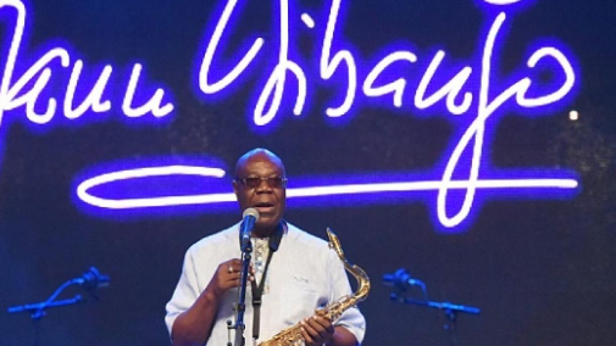 Musicista di jazz Emmanuel N’Djock Dibango perde la vita a causa di Covid-19