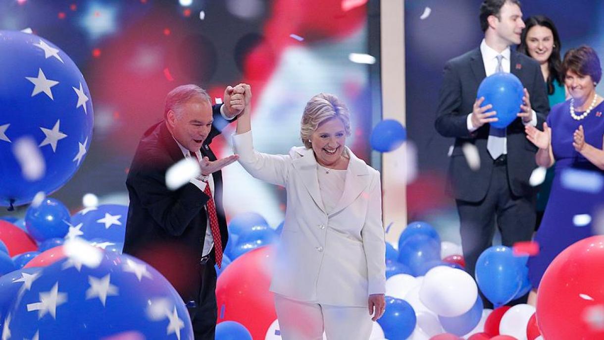 هیلاری کلینتون نامزدی حزب دمکرات را پذیرفت