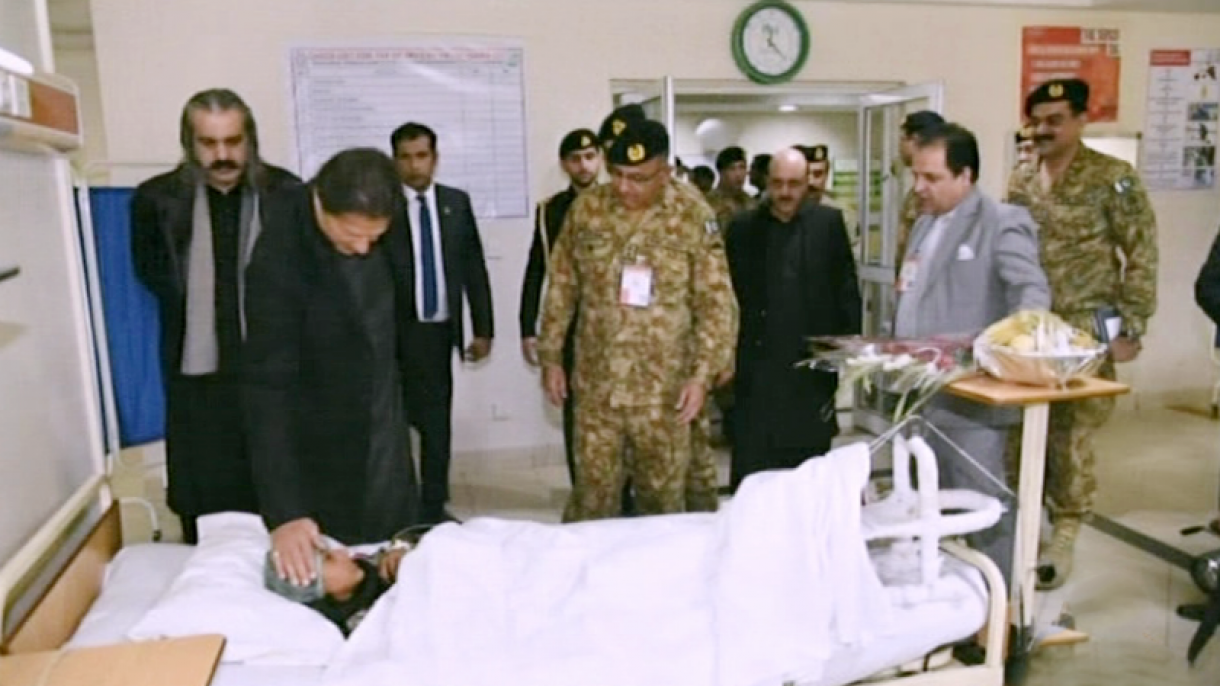 وزیر اعظم کا دورہ آزاد کشمیر، زخمیوں کی عیادت