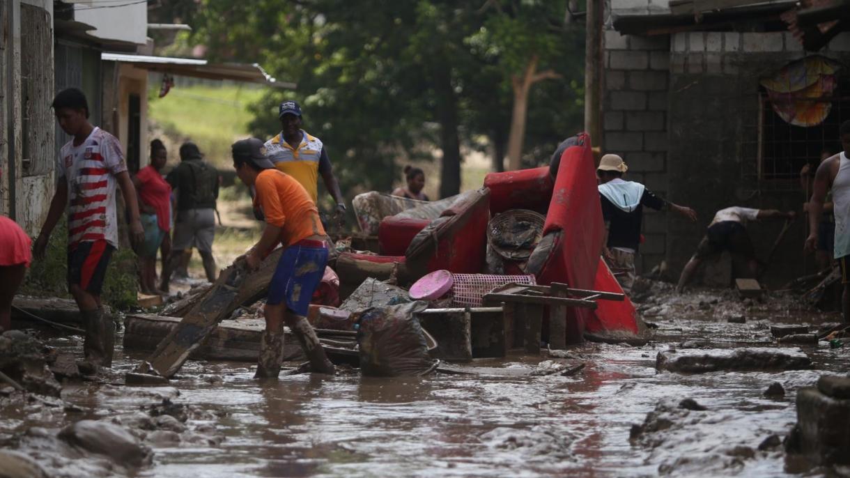 南美国家厄瓜多尔洪水泛滥15000人受到影响