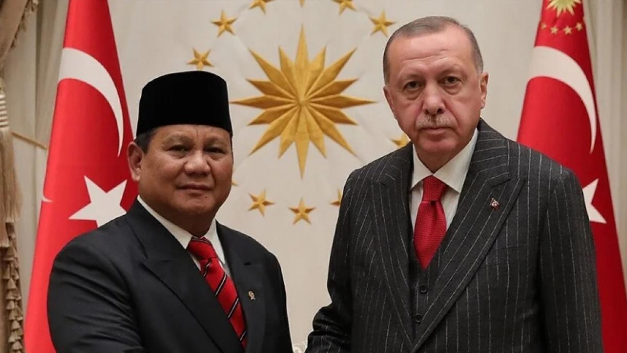 Prezident Erdogan indoneziýaly kärdeşi Subianto bilen telefon arkaly söhbetdeş boldy