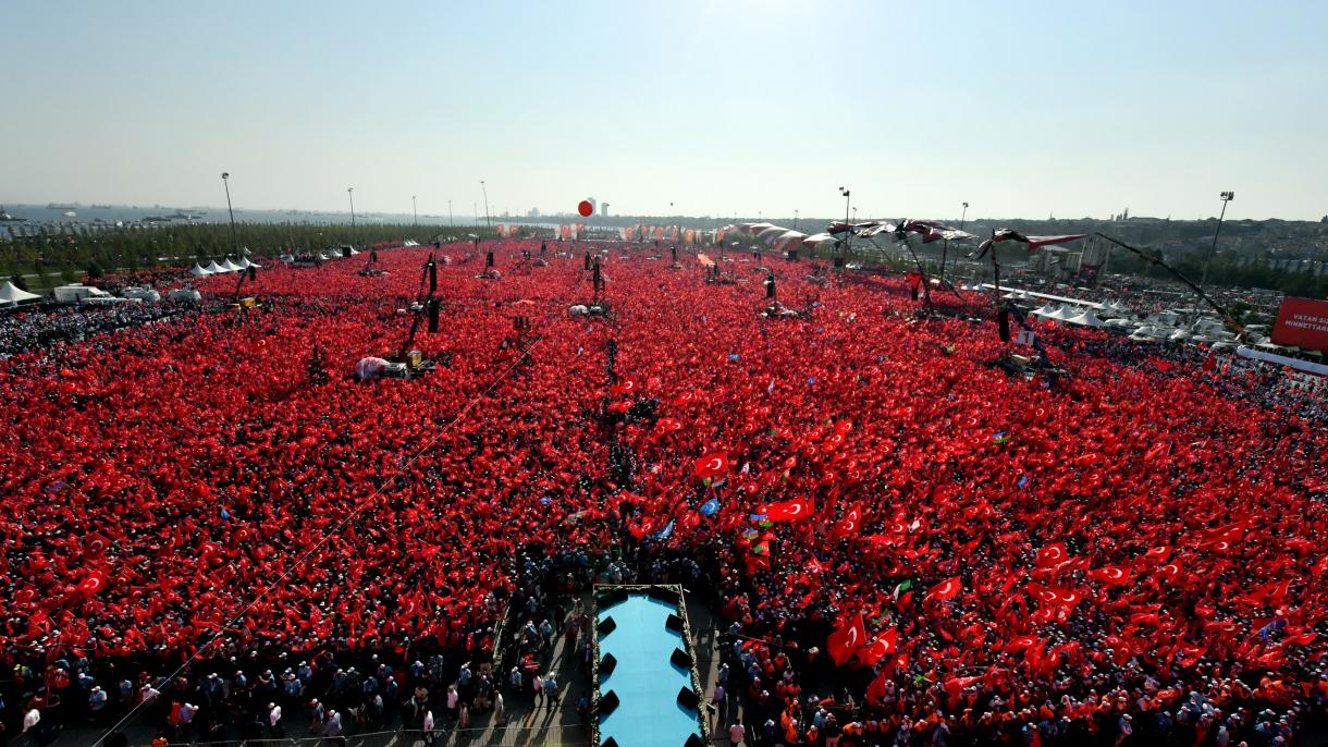 Istanbuldagi demokratiya va shahidlar mitingi  tarixiy  lahzalarga   guvohlik  qilmoqda.