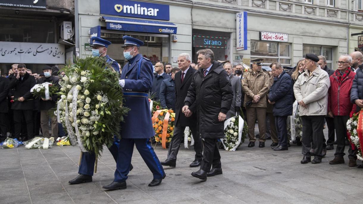 Sarajevo: Povodom Dana državnosti položeno cvijeće kod Vječne vatre