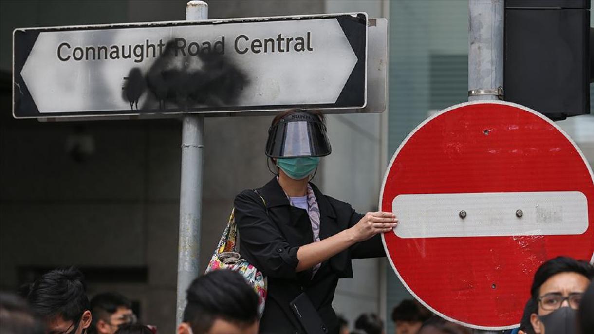 香港大学校园抗议示威进入第四天