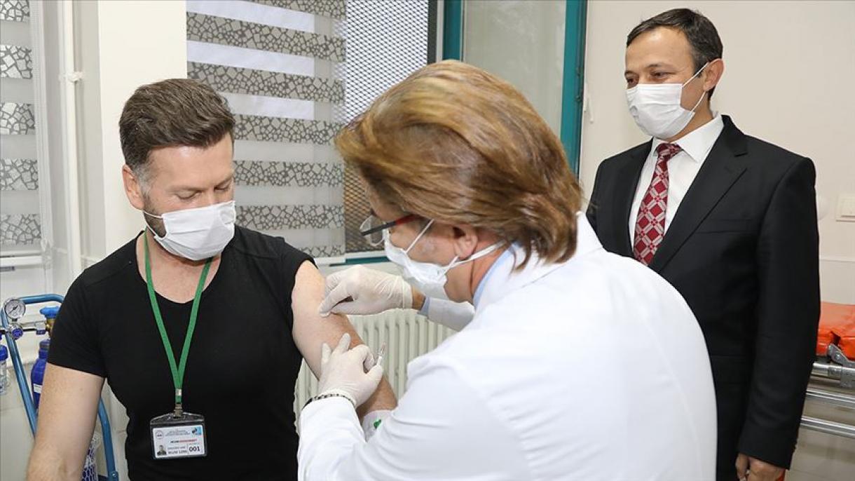 تزریق اولین دوز واکسن ویروس کرونا در دانشگاه ارجیس ترکیه