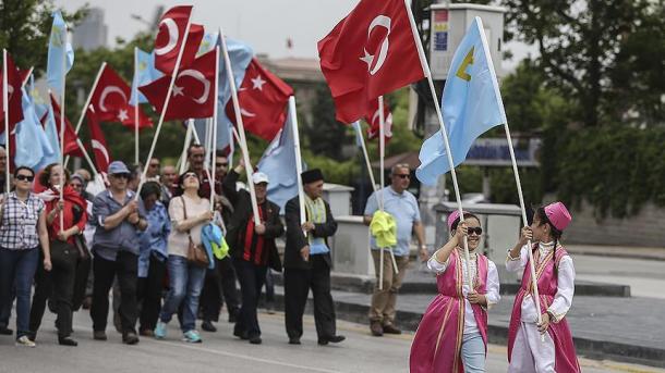 "A Turquia continuará ao lado dos tártaros da Criméia"
