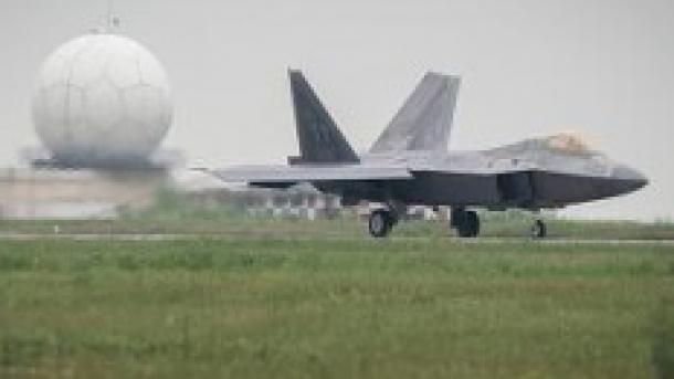 امریکا به رومانی جنگنده اف- 22 راپورتر فرستاد