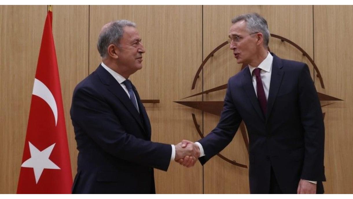 Столтенберг поздрави Акар за 70та годишнина от членството на Турция в НАТО...