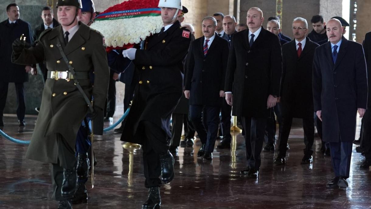 İlham Aliyev Anıtkabir'de Azerbaycan1.jpg