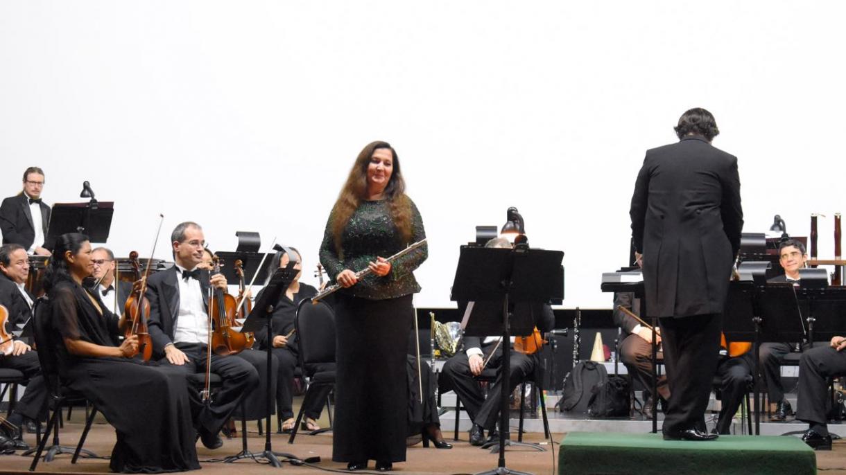 La flautista turca entusiasmó en Brasil a los melómanos
