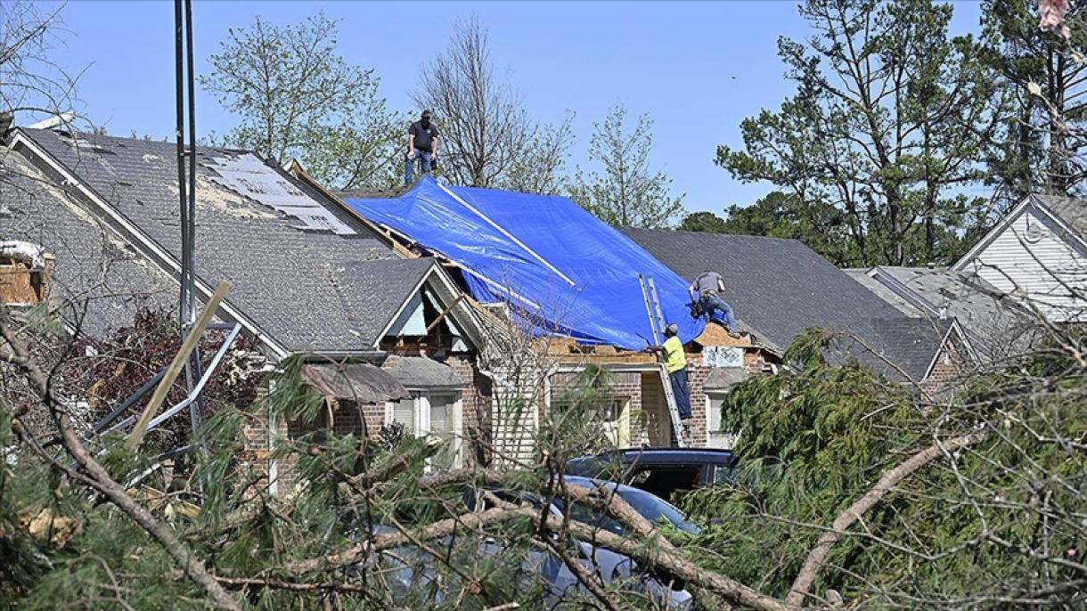 美国中西部和南部各州遭龙卷风袭击 死亡人数升至 26 人