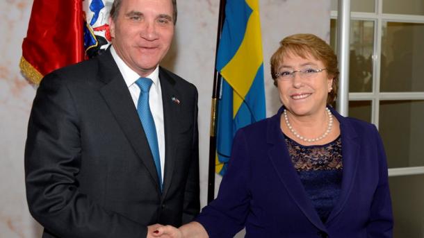 Bachelet defiende equilibrio y apertura de economía chilena en Suecia