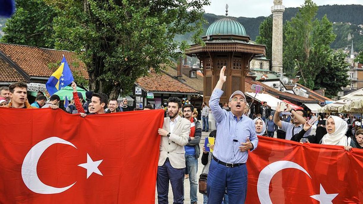 Συγκέντρωση συμπαράστασης στον τουρκικό λαό στο Σαράγιεβο