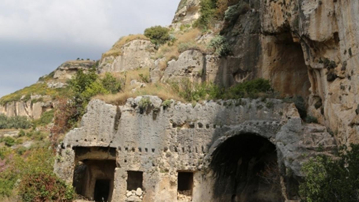 El túnel del período romano fascina a los visitantes
