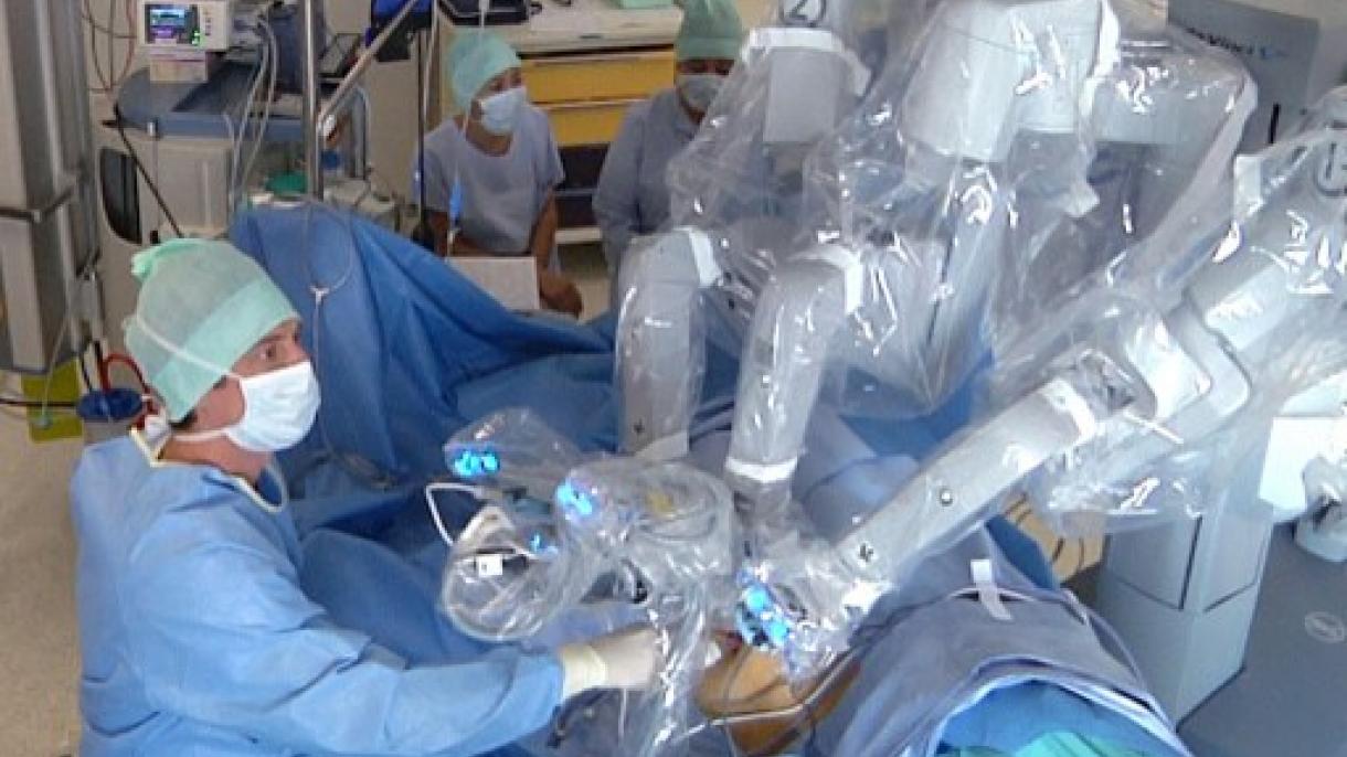 Realizan el primer trasplante de piel humana fabricada con células de la paciente