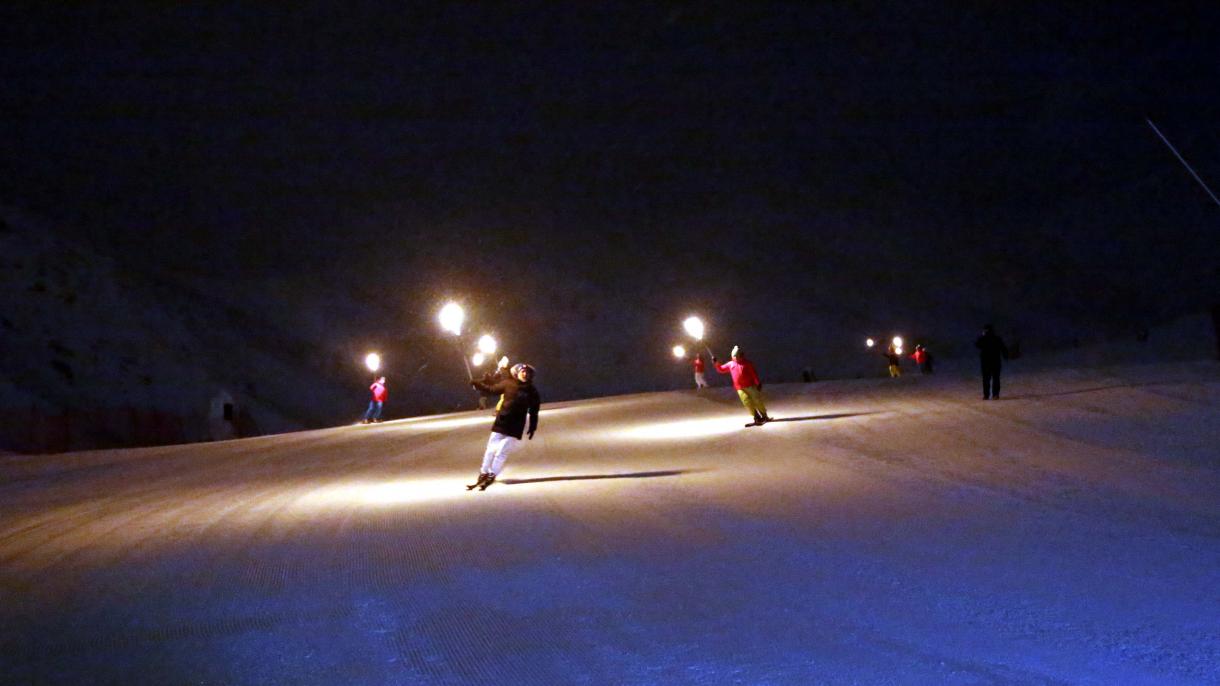 土耳其夜间滑雪中心-帕兰多肯备受游客瞩目