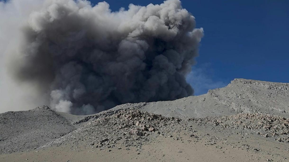 O explozie la vulcanul Ubinas din Peru