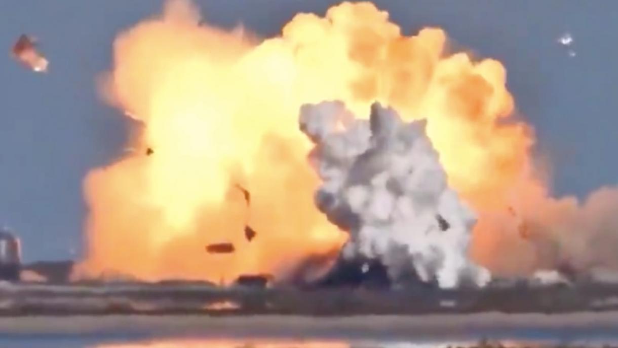 SpaceX星舟在试飞降落期间发生爆炸