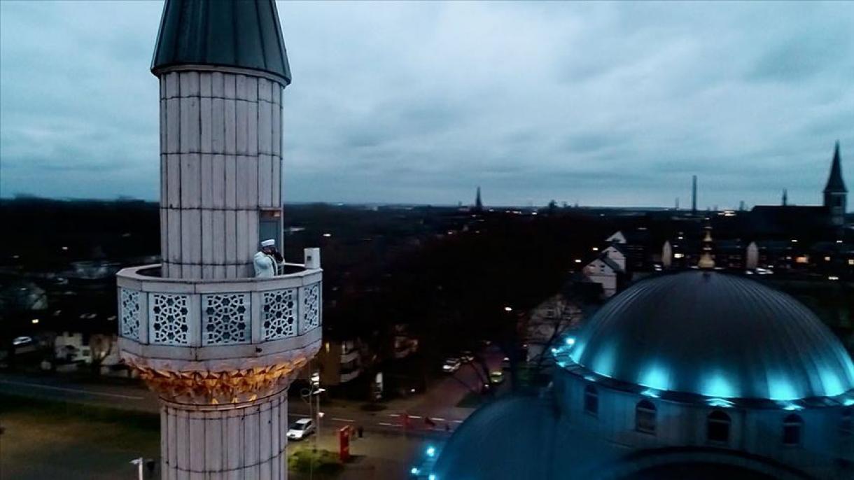 Mesquitas na Alemanha e na Holanda expressam apoio aos muçulmanos em meio ao COVID-19