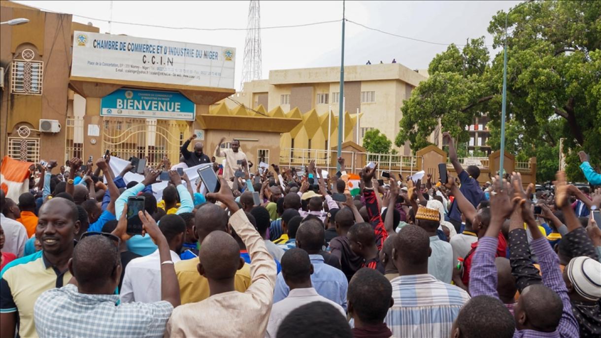Níger abre sus fronteras a algunos vecinos por primera vez después del golpe