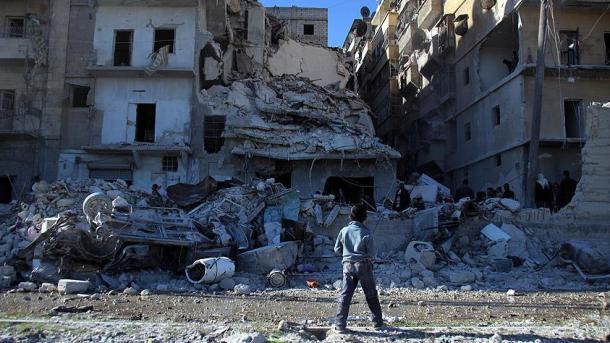 Ρωσικά πολεμικά βομβάρδισαν το κέντρο του Χαλεπιού