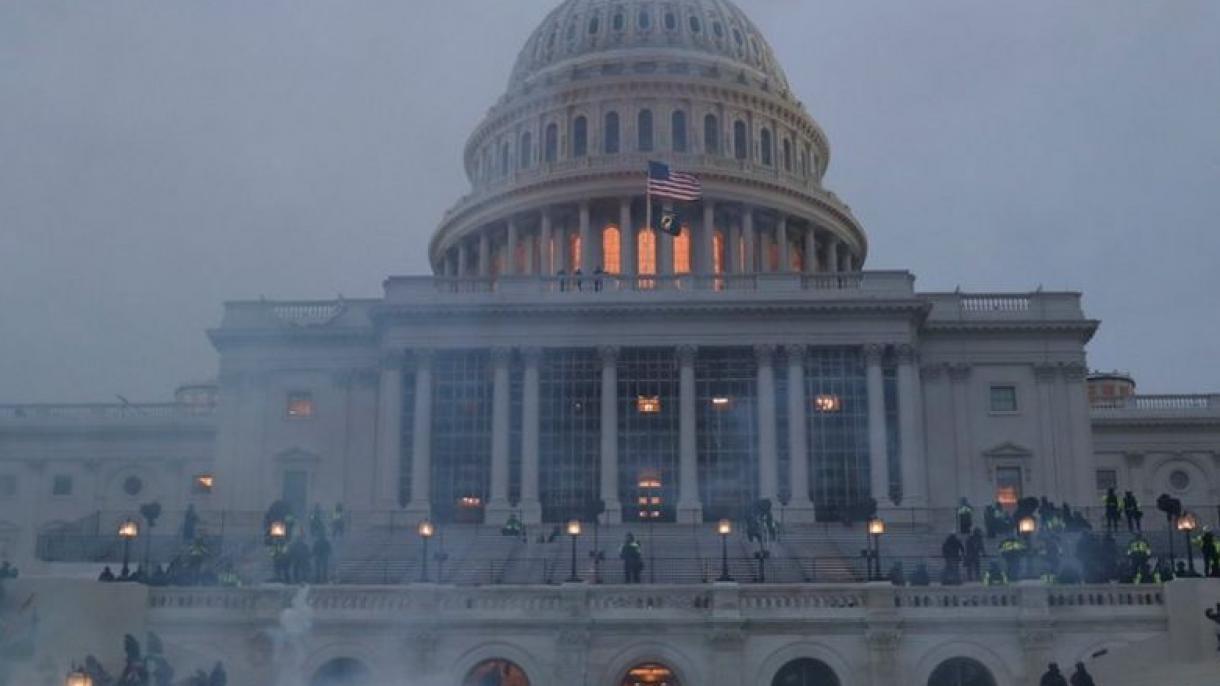 Aprovado o projeto de lei para estabelecer uma comissão para investigar o ataque do Congresso