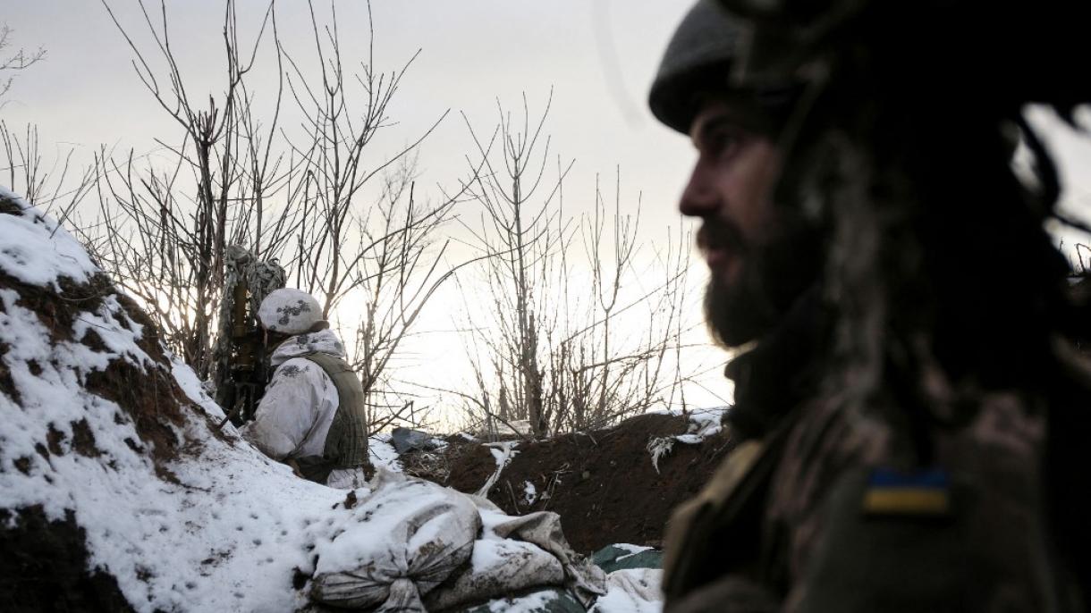 Un soldado ucraniano fallece tras pisar mina antipersonal en el Donbás