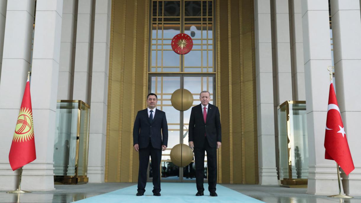 Erdoğan Caparov Kırgızistann.jpg