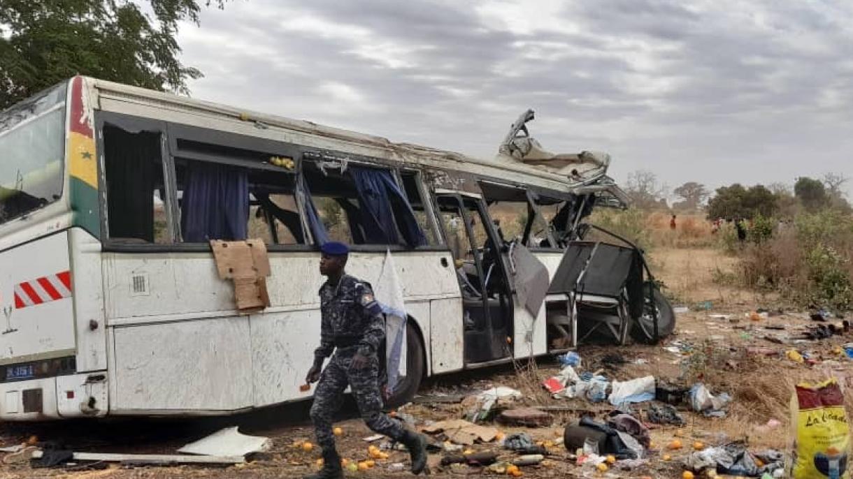 سنگال دا اتوبوس پاجیغاسیندا 38 آدام اؤلدی