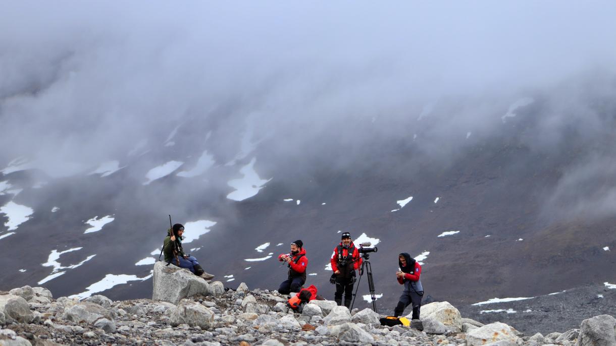 El equipo científico turco instala su primera estación permanente GNSS en la Antártida