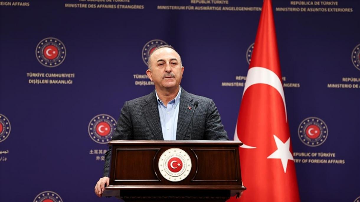 Çavuşoğlu cáfolta a menekültáramlatról szóló állításokat